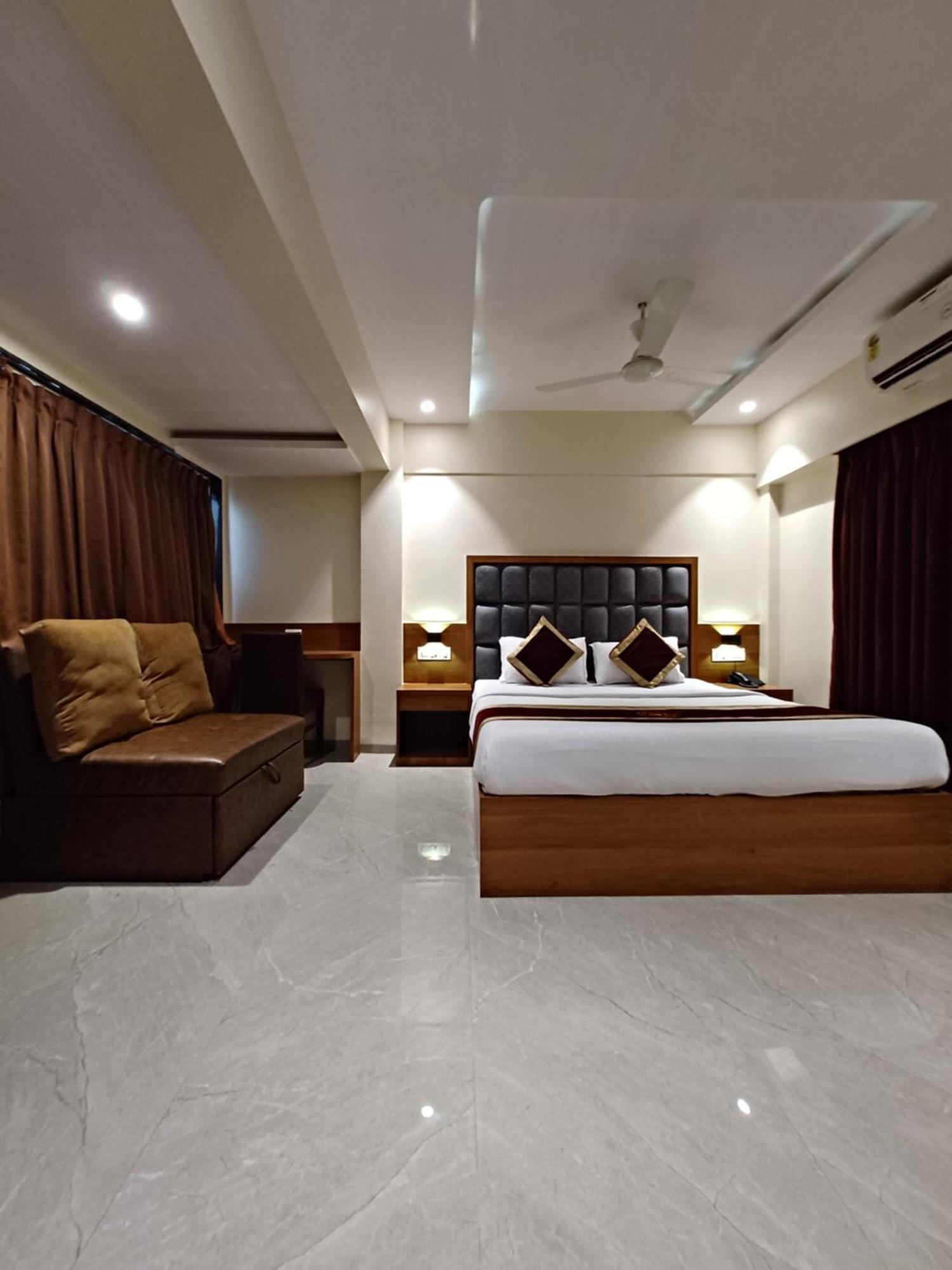 Hotel Ratna Mahal Mumbai Exteriör bild