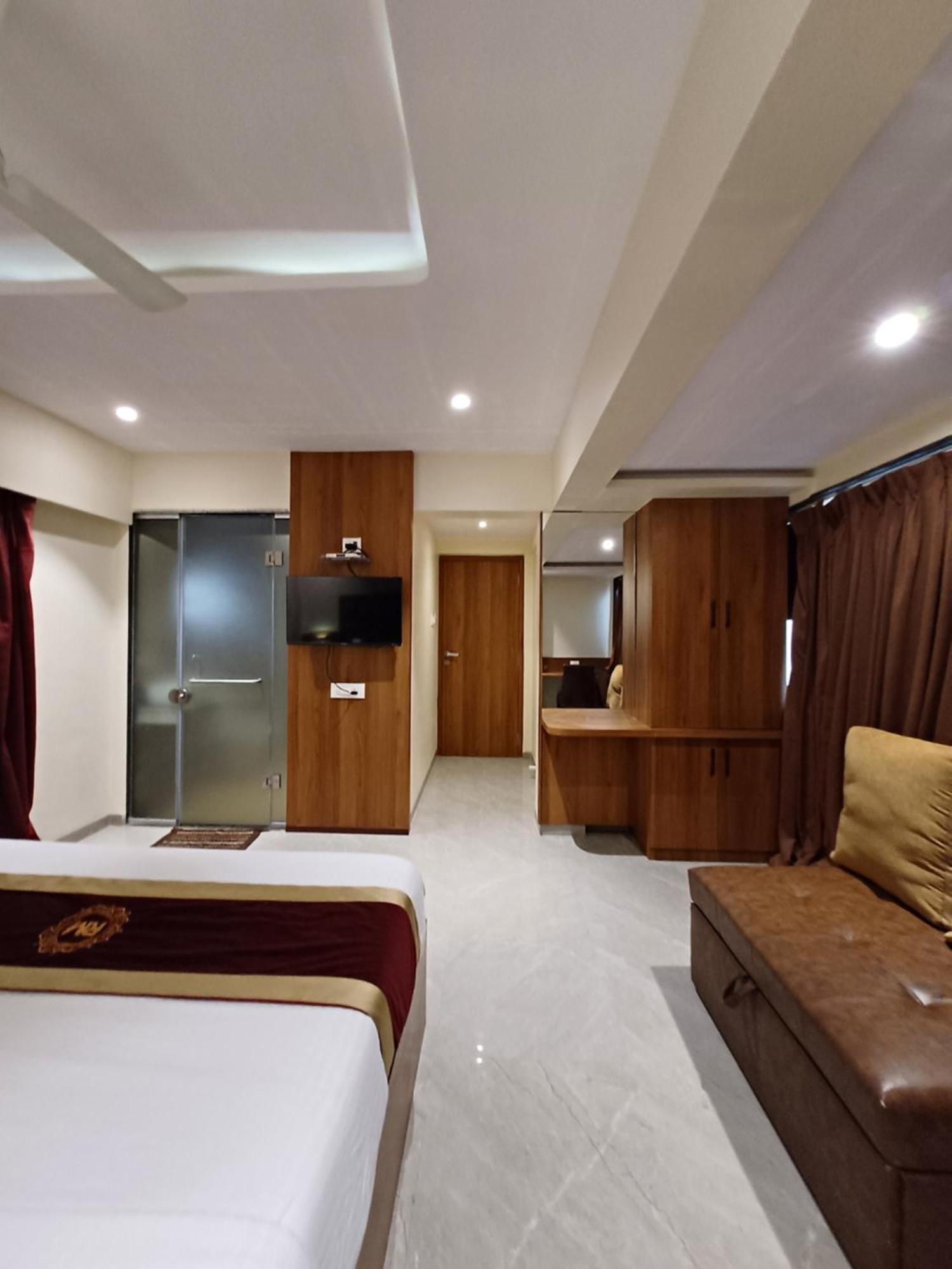 Hotel Ratna Mahal Mumbai Exteriör bild