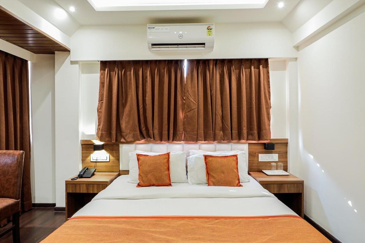 Hotel Ratna Mahal Mumbai Exteriör bild