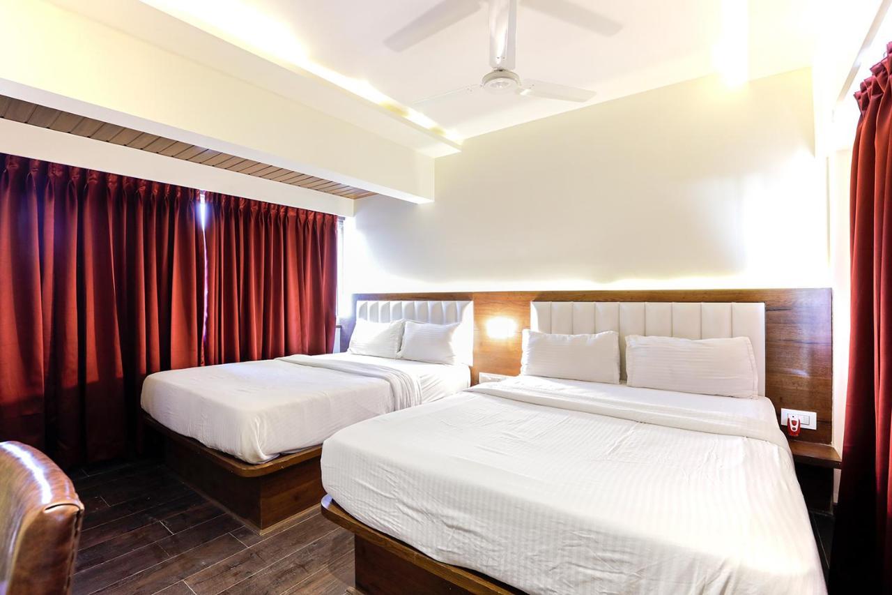 Hotel Ratna Mahal Mumbai Exteriör bild