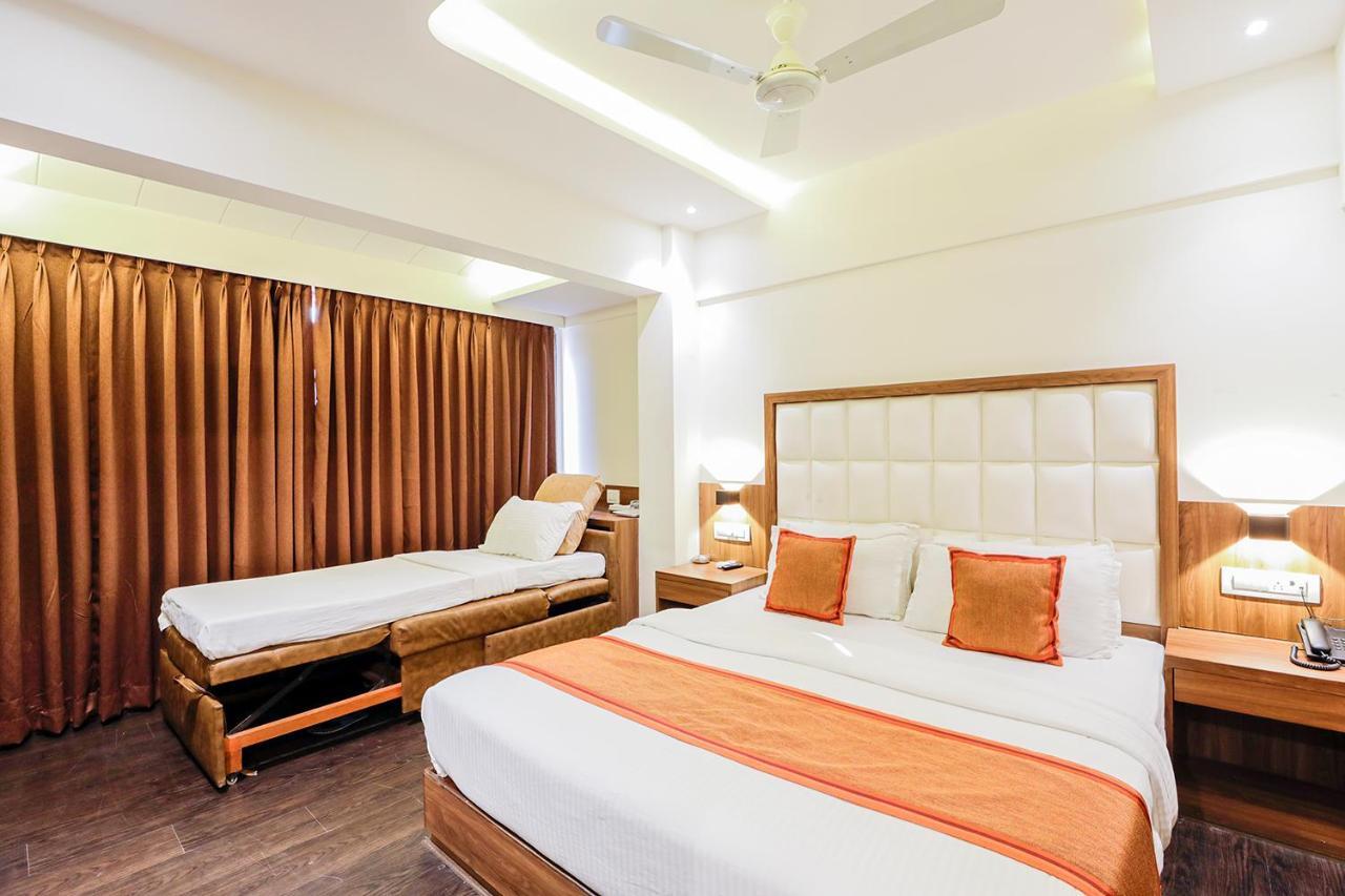 Hotel Ratna Mahal Mumbai Exteriör bild